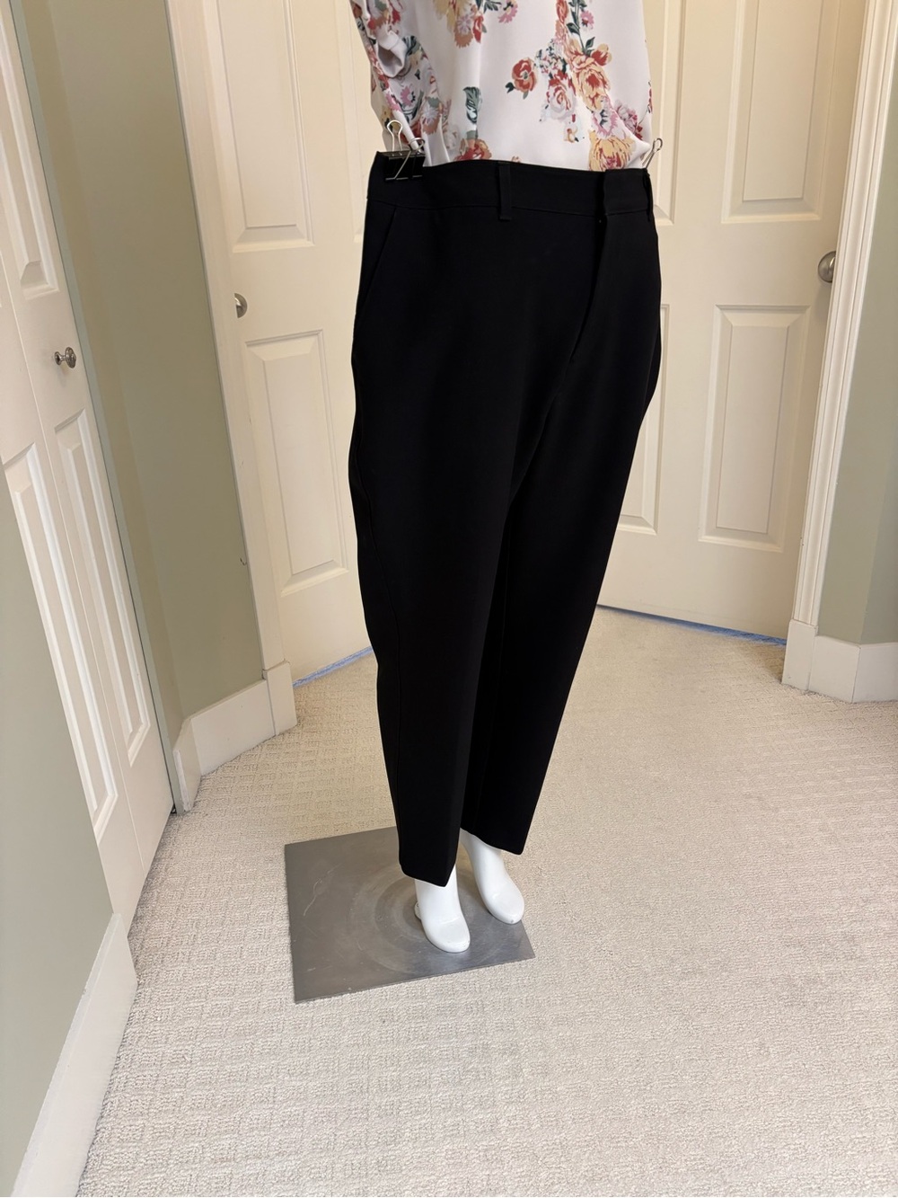 Contemporaine Black Straight Leg Dress Pants Sz 16 (true to size) Flattering Fit